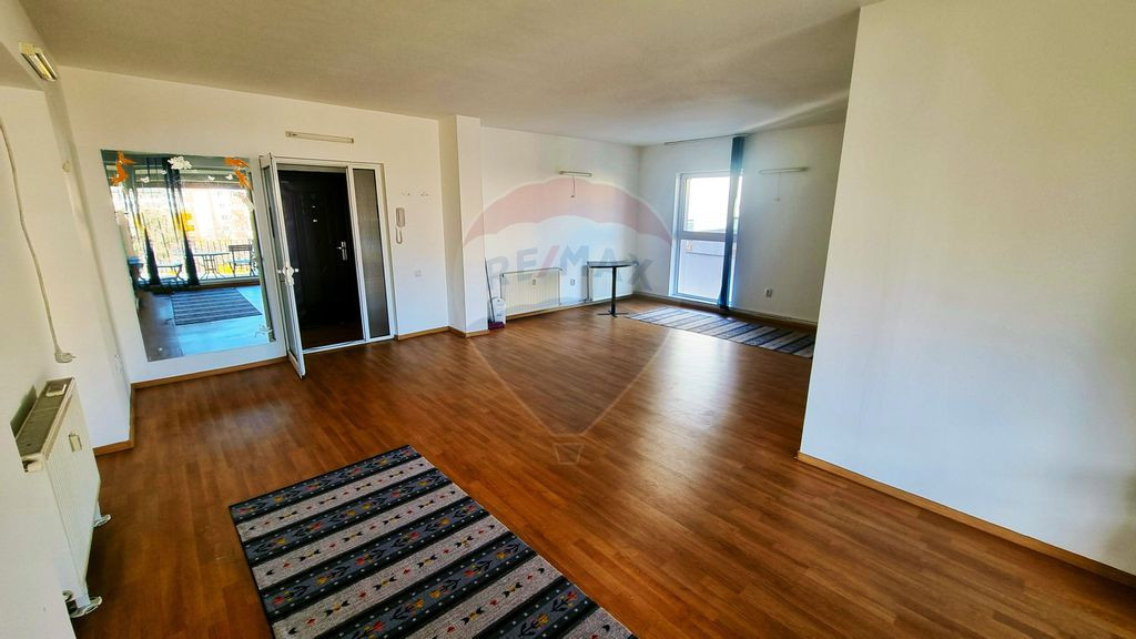 Spațiu luminos 48 mp cu terasă