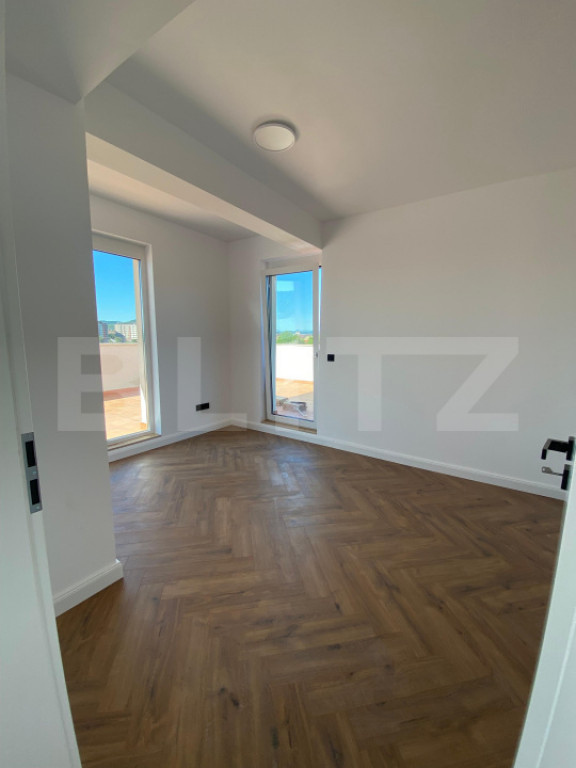 ???? PENTHOUSE DE EXCEPȚIE – etaj 3, priveliște panorami