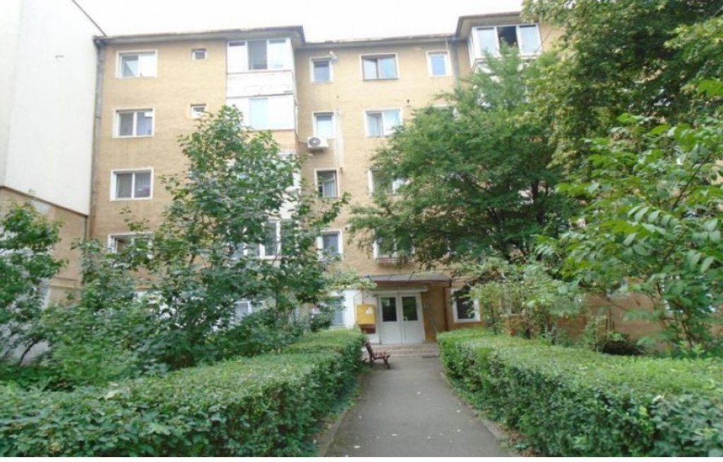 Cota de 4/8 din apartament 3 camere loc. Orastie, Jud Hun...