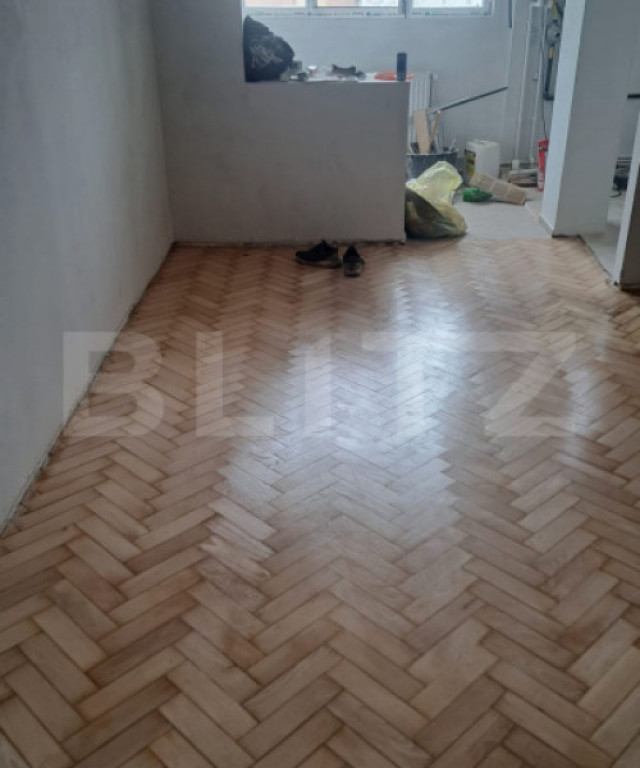 Garsoniera renovata, 30 mp, in zona Materna