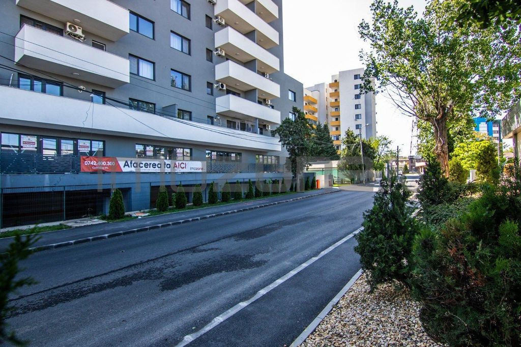 Spatiu Comercial de Inchiriat/Vanzare cu front stradal in...