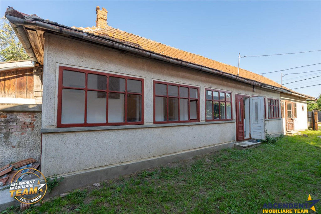 FILM! De casa traditionala, cu dependinte si facilitati, in