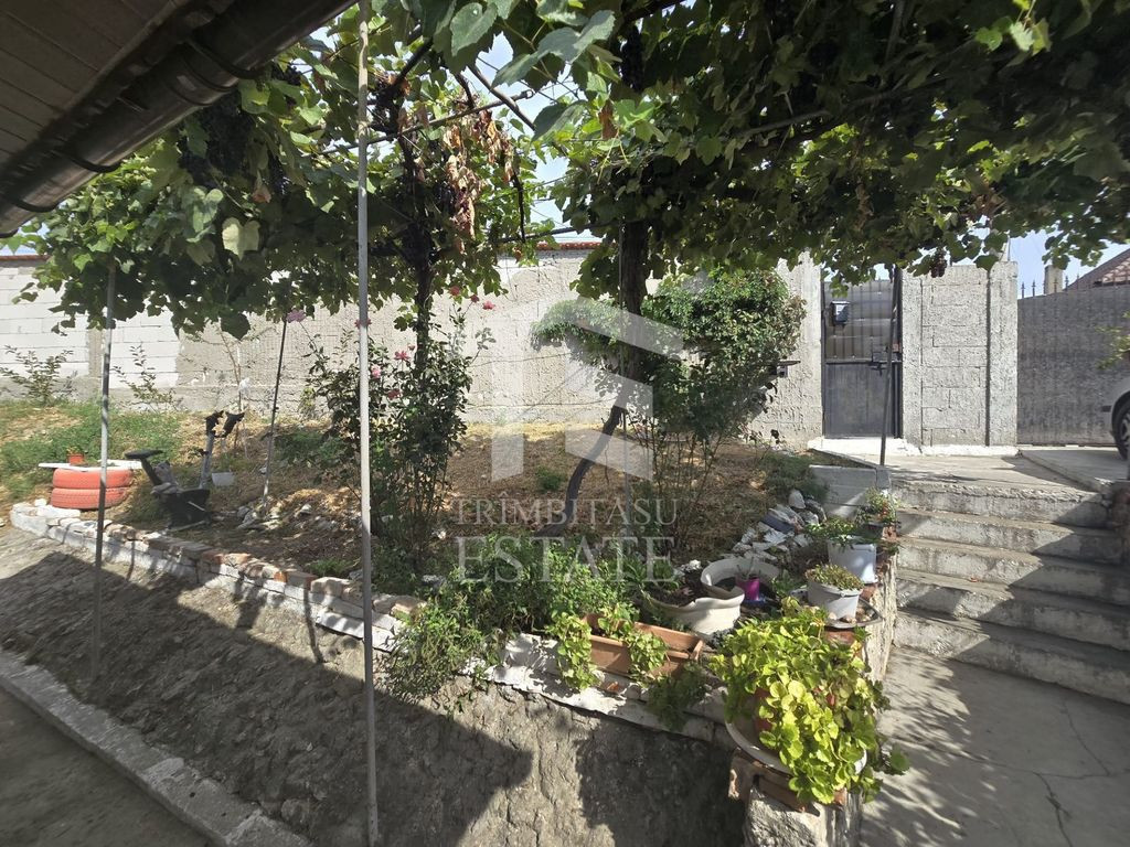 OVIDIU - Casa 3 camere | teren | canalizare | loc parcare