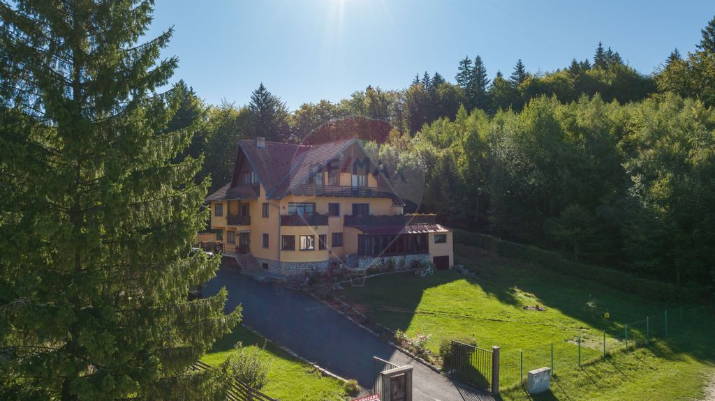 Vilă S+P+E+M | 878 mp utili | teren 1.404 mp | în Poian...