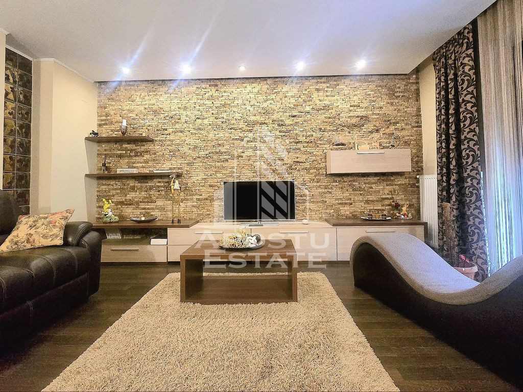 Apartament 3 camere Boul Rosu cu loc de parcare