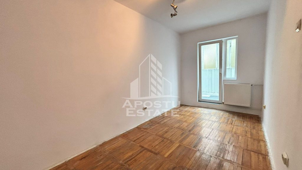 Apartament cu 2 camere, etajul intai, balcon