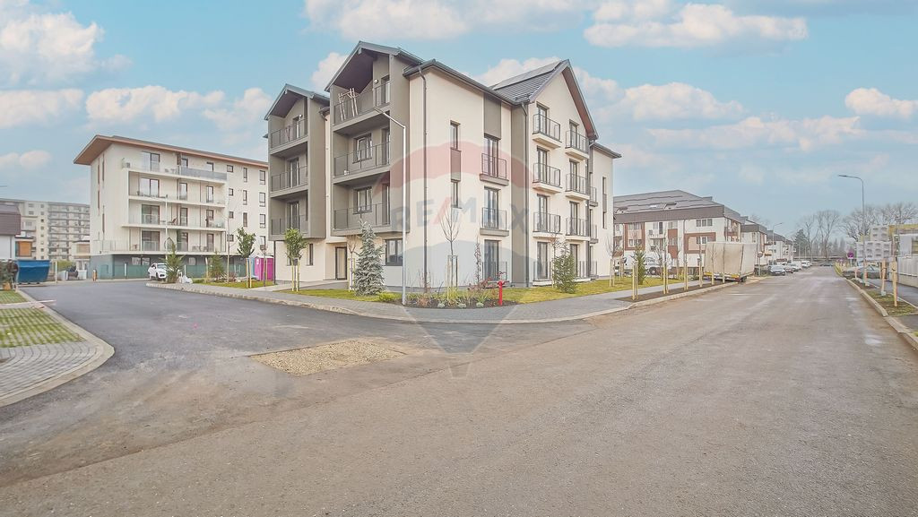 Garsoniera superba, 25 mp, zona Tractoru