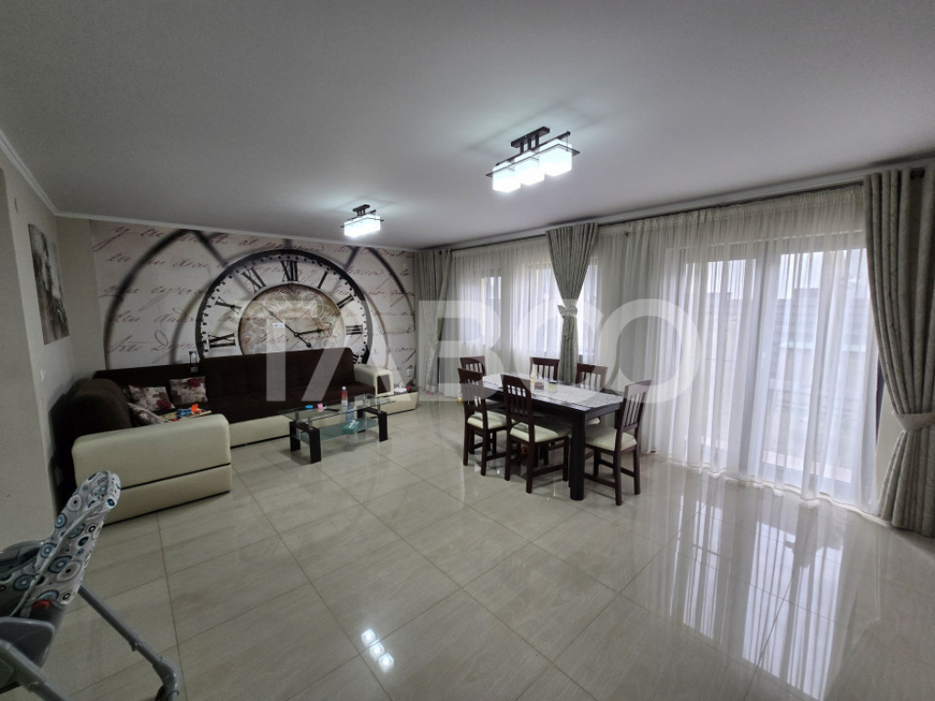 Casa 4 camere 105 mpu acces auto si gradina in Cartierul Arh