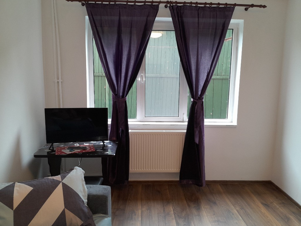 Garsoniera Dovali facultatea Brancoveanu