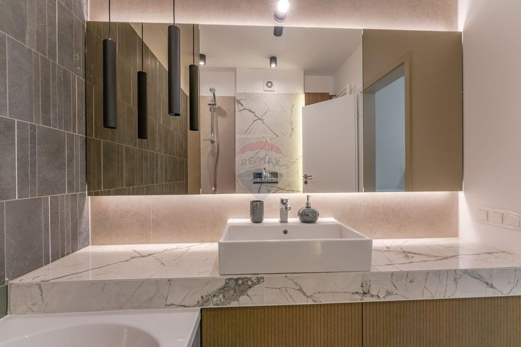 DE INCHIRIAT! - 2 camere decomandat Qualis 2 | Tractorul ...