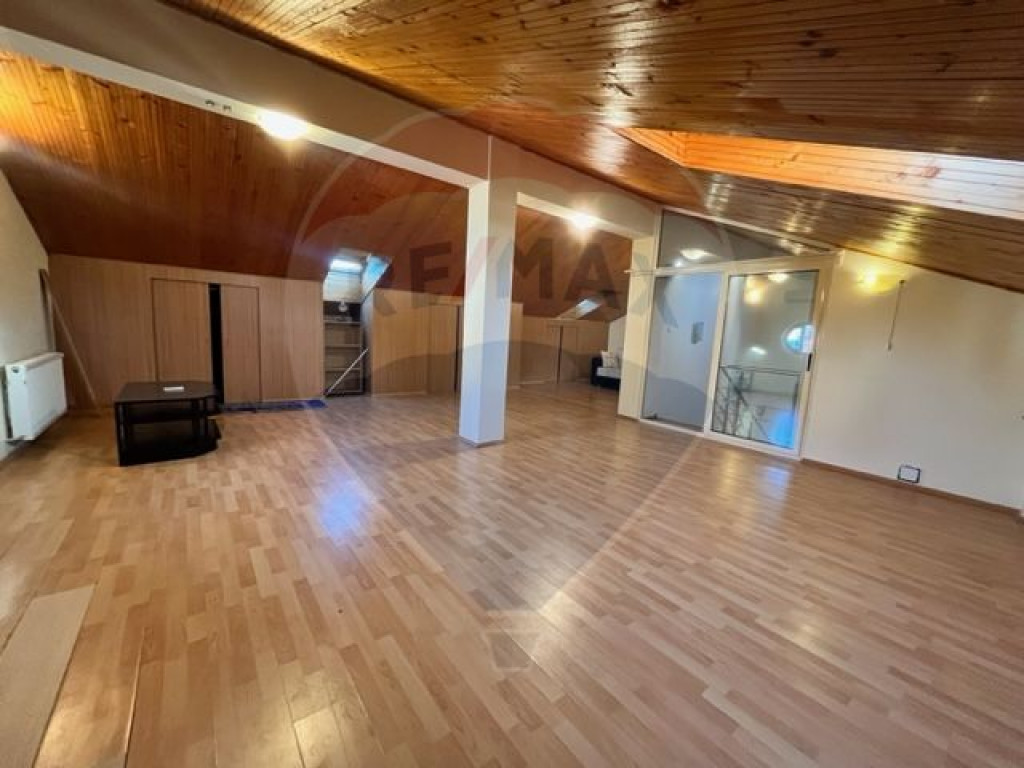 Inchiriere Vilă – Pipera// panouri solare//statie inca...