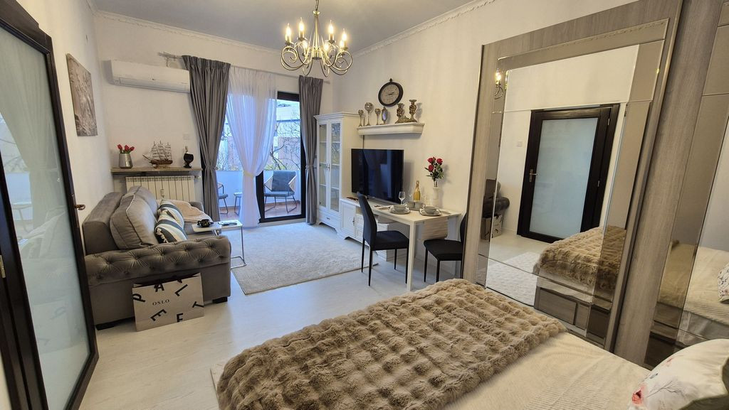 Garsonieră Modernă și Elegantă - Magheru - Romana