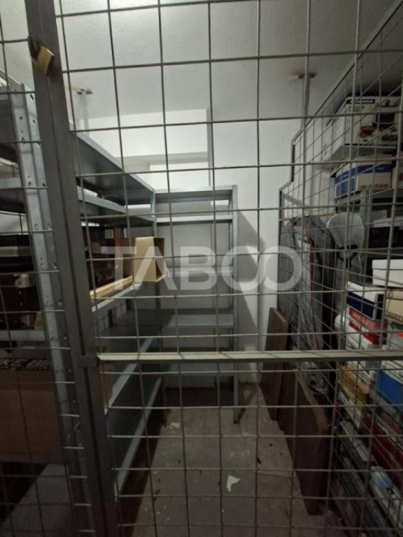 Garsoniera decomandata de vanzare cu lift si pivnita Colinei