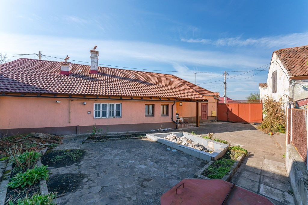 Casă individuală de renovare în Bod, Brașov