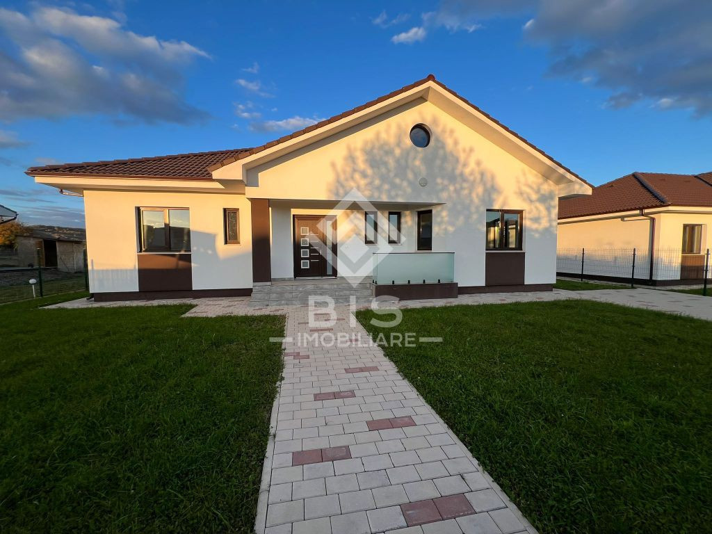 Case moderne de vânzare – 143 mp utili, teren 7 ari | ...