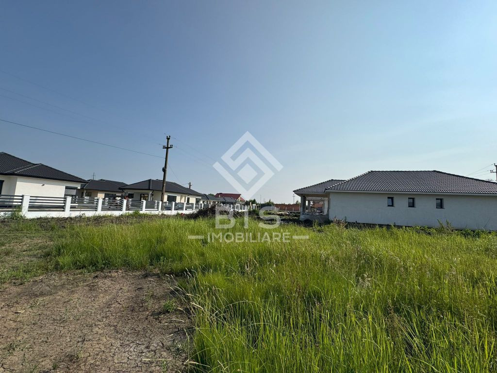 Teren intravilan 900 mp - Valea Rusului