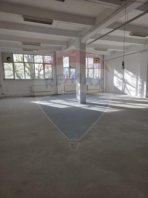 Spatiu depozit si birouri 280 mp Baicului lift marfa