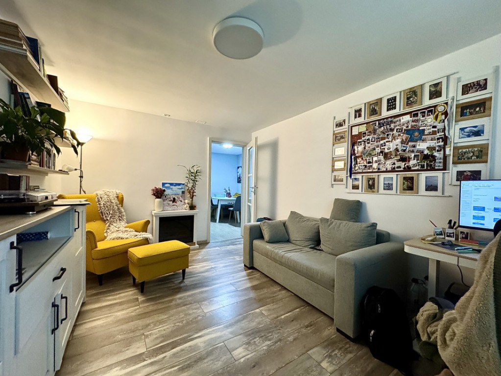 Apartament 2 camere primitor, decomandat, metrou Lujerului