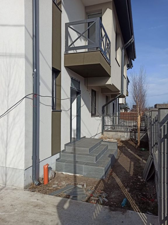 Vila gata in duplex/5cam+2bai+150mp curte libera/comBerce...