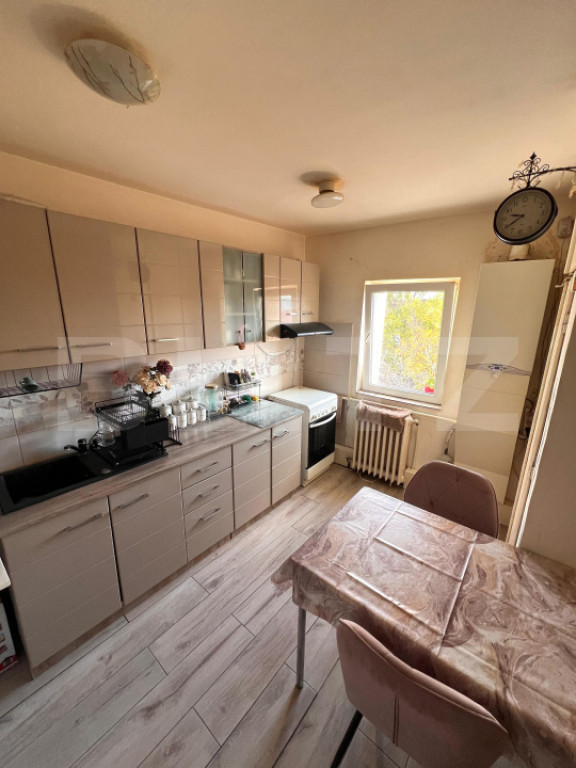 Apartament 3 camere, 66 mp, garaj, 2 balcoane, zonă linișt