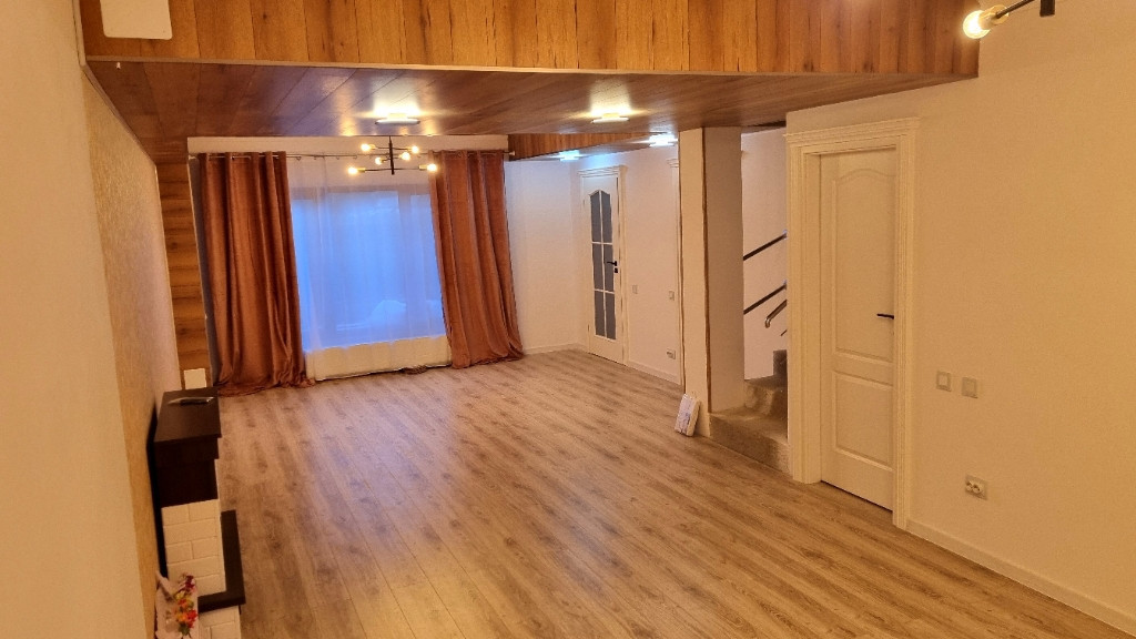 Vila langa Pasajul Domnesti-Bucuresti.