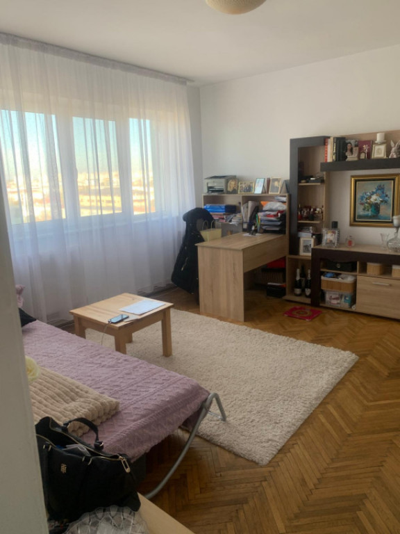 Apartament 3 camere, 65 mp, zona Titulescu