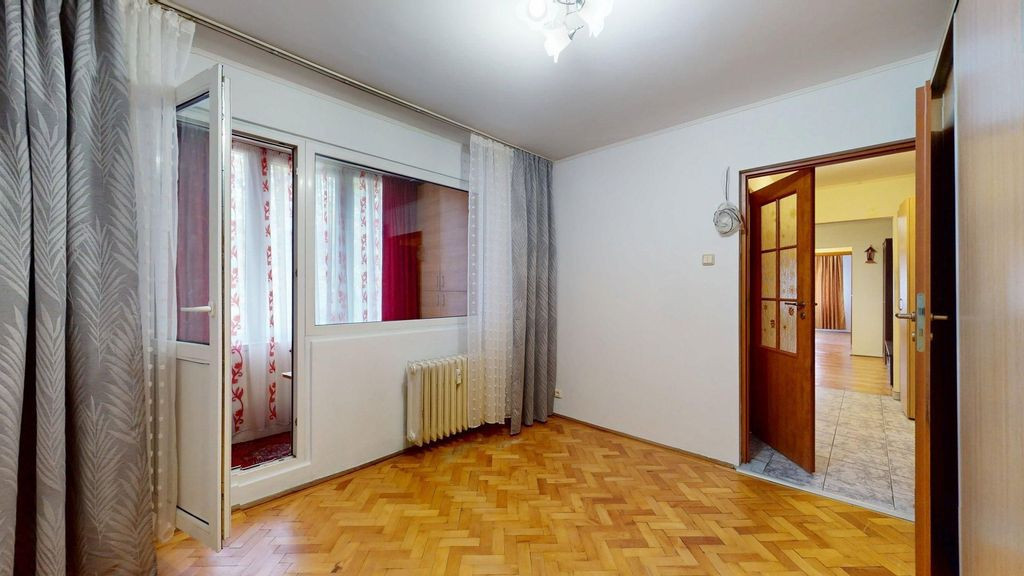 Apartament 3 camere bloc reabilitat Berceni - Emil Racovita