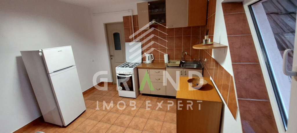 Ap 3 camere decomandate | 84 mp | casă particulară cu parc