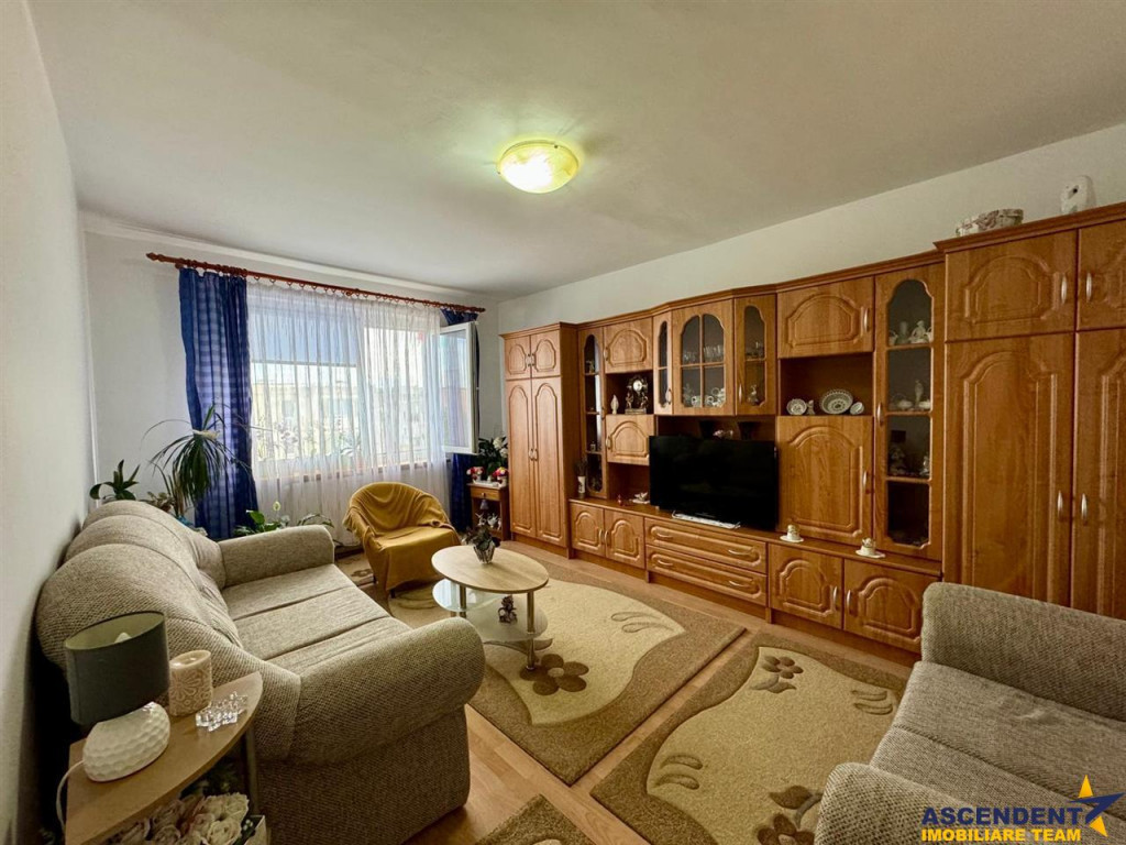 FILM si Tur 3D! Structura decomandata, 2 bai, balcon, spatiu