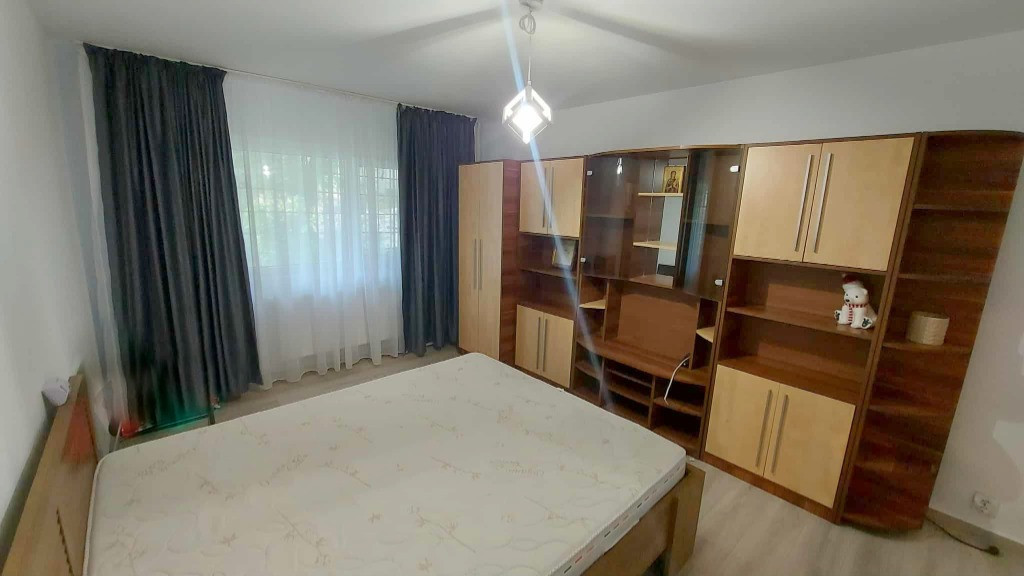 Apartament 1 camera D, Palatul de Justitie, Podul de Fier