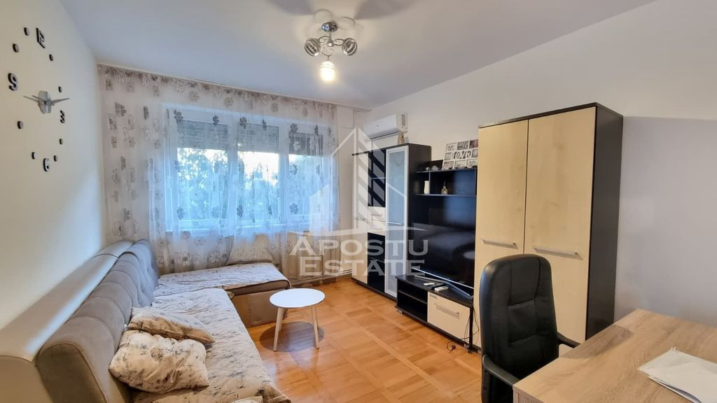 Apartament cu 2 camere, etaj 2, centrala proprie, Calea L...