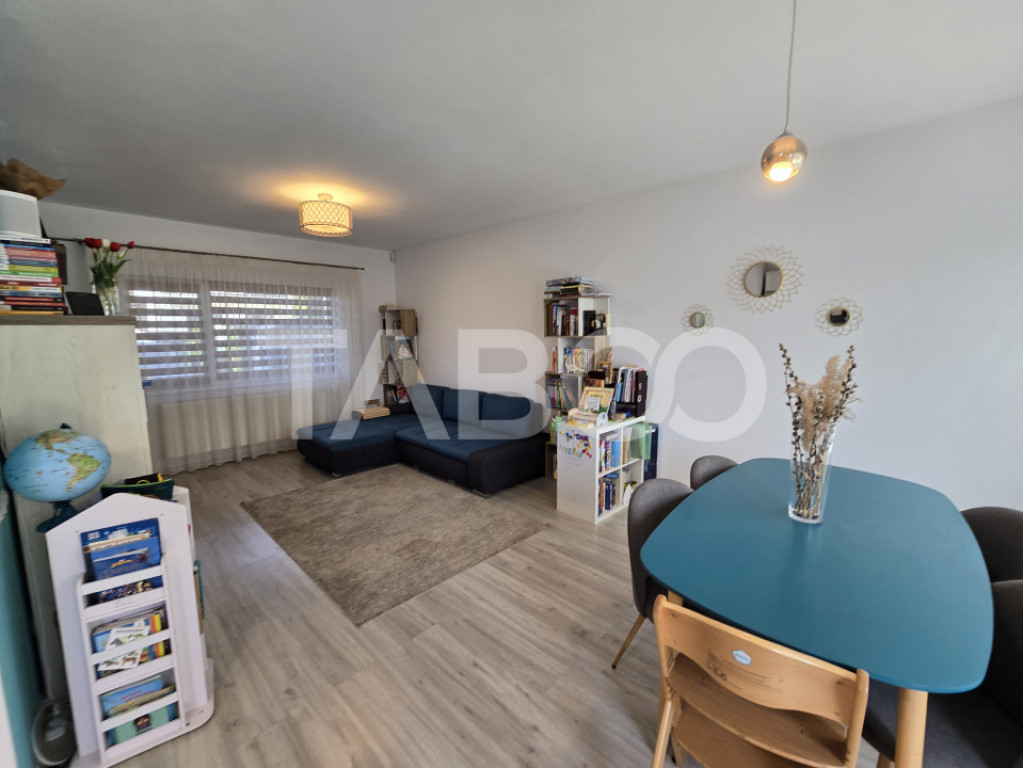 Casa individuala de vanzare 6 camere teren 650 garaj Piata C