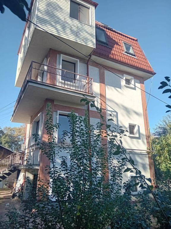 De vânzare – Casă D+P+2E+M în zona ultracentrală id...