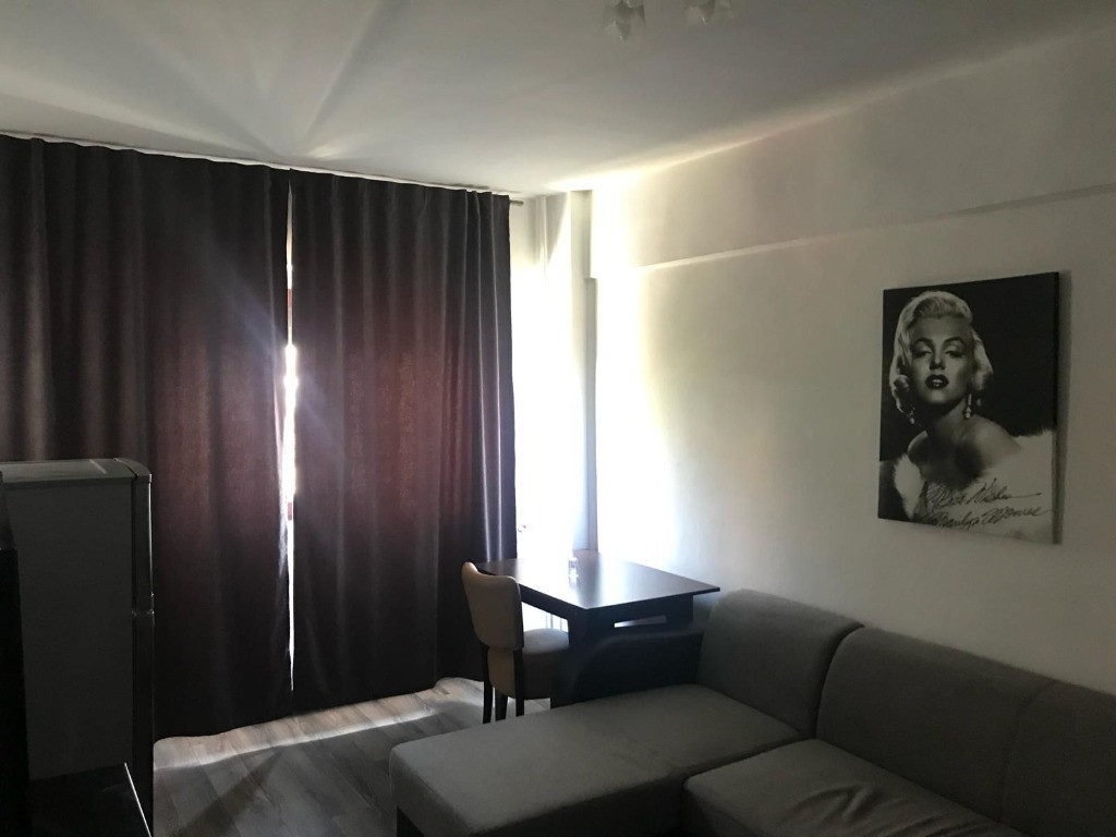 Casa localiatea Sageata central