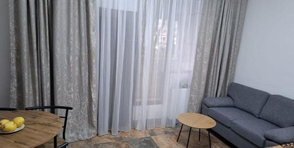 Berceni obregia parter decomandat.