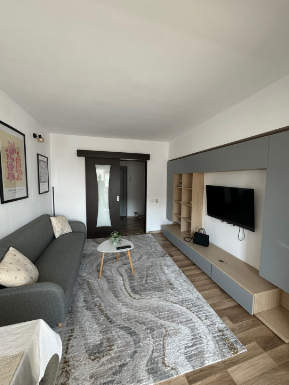 Apartament 2 camere pe teremen lung