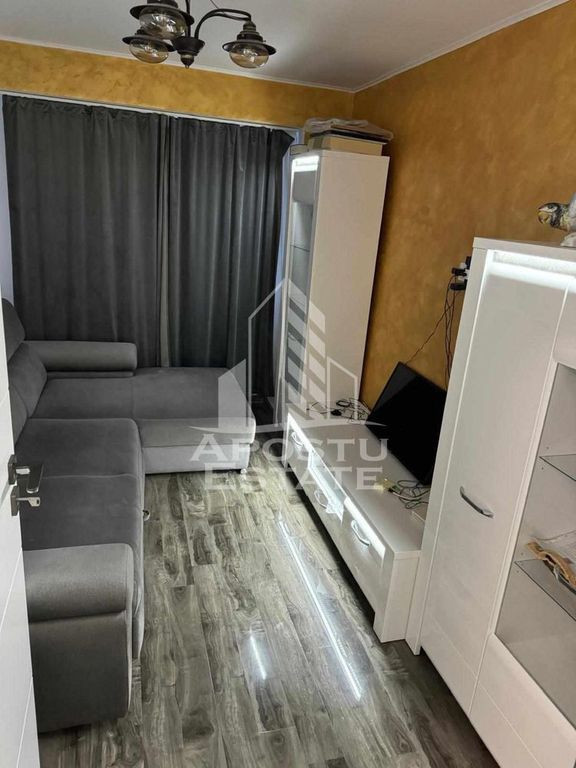 Apartament cu 2 camere, decomandat, centrala proprie, zon...