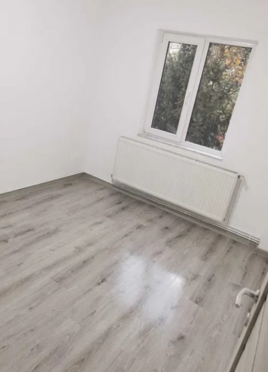 Apartament 3 camere, semidecomandat - zona Grivitei