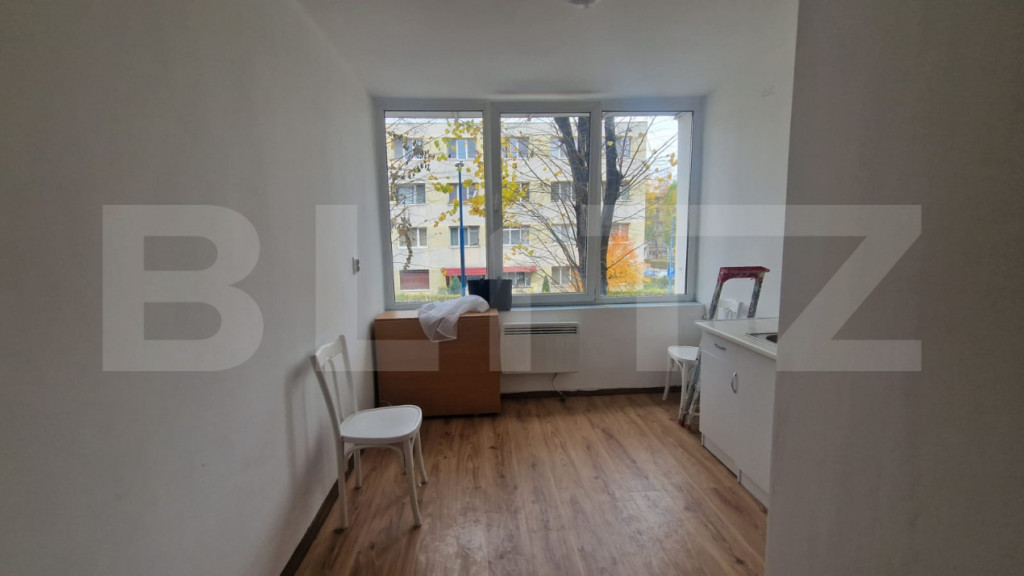 Camera de camin, cu baie in camera, 12 mp, zona Tractorul