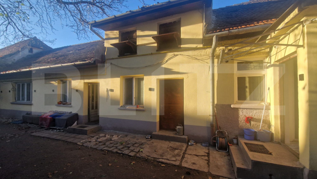 Casa de vanzare, 1360 mp teren, strada asfaltata, circulata,