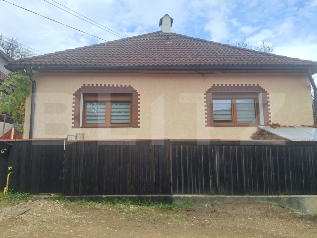 Casă de vânzare 3 camere + teren 471 mp, Săcele