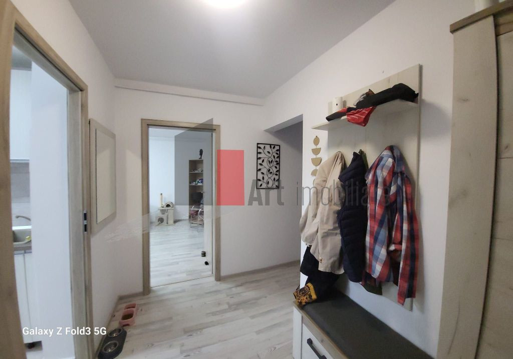 Apartament 3 camere decomandat Trapezului