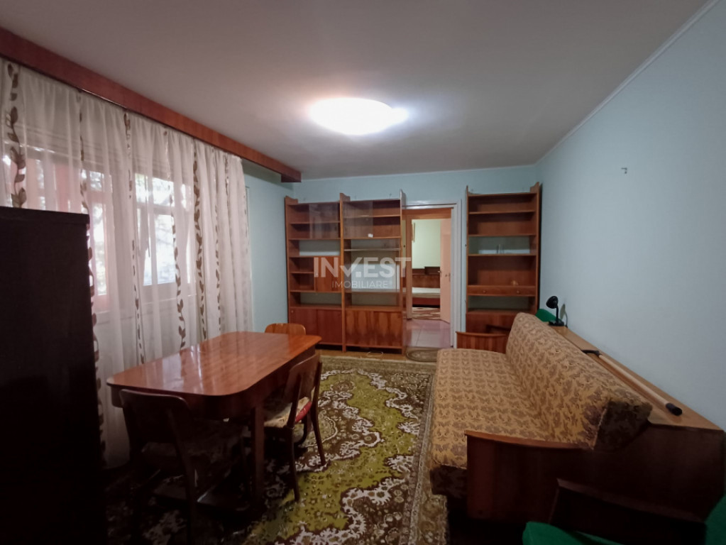 Apartament 3 camere- etaj intermediar- Tatarasi