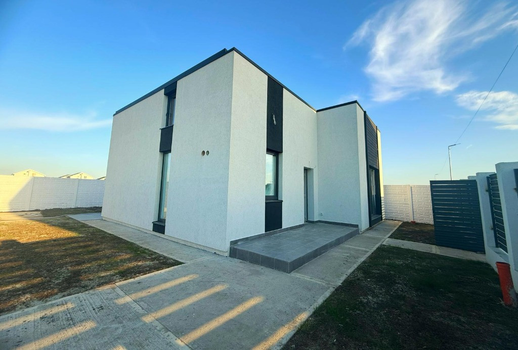 Casa Individuala la intrare in Berceni / 3 Camere / 2 Bai