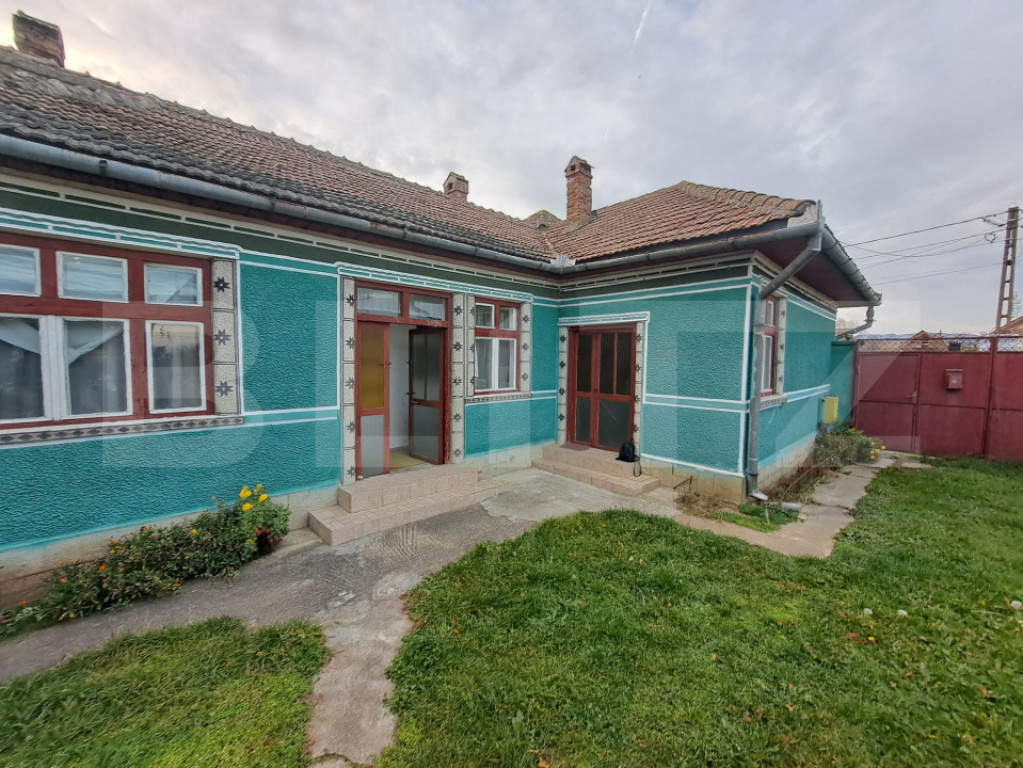 Casa de vanzare, 5 camere, teren generos de 1.290 m², zona