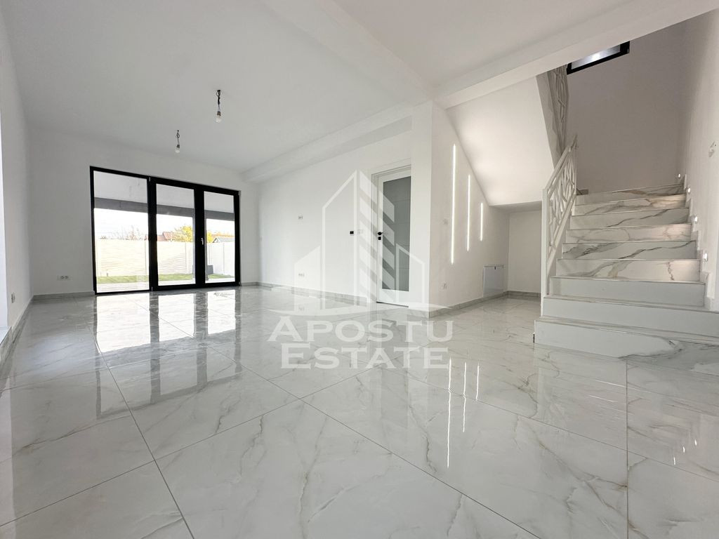 Duplex cu 5 camere, despartit prin camera tehnica, finali...