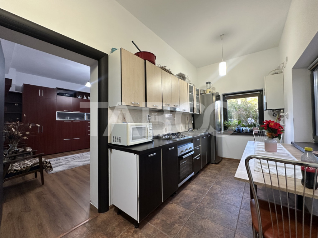 De vanzare apartament cu 2 camere decomandate la vila in Gri