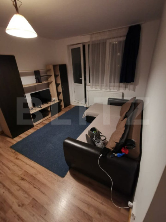 Apartament 3 Camere, 60 mp, Semidecomandat, zona Podu Ros