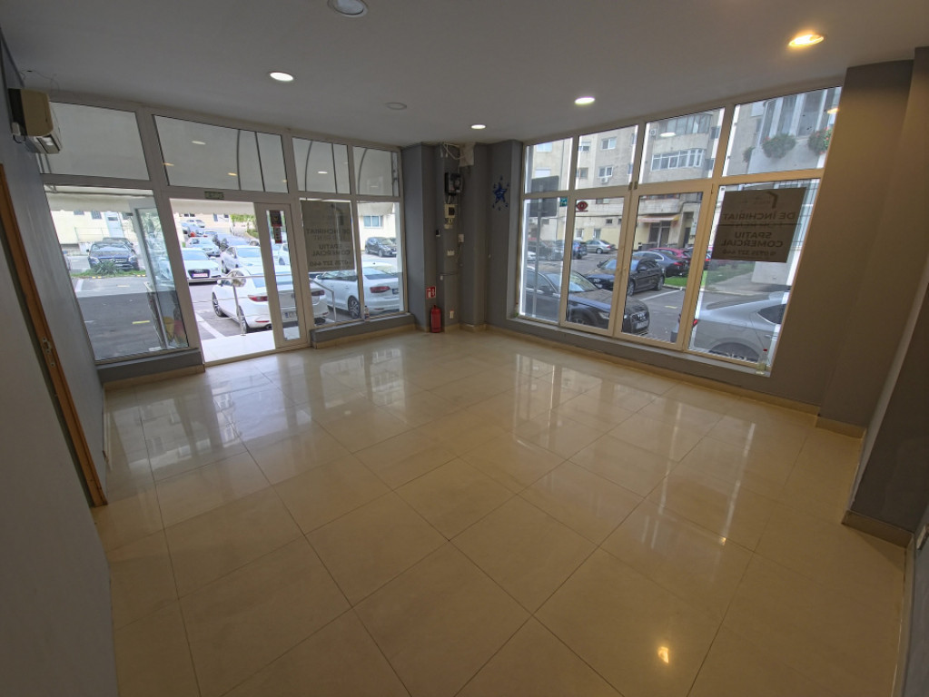 Spațiu comercial 35 mp zonă Stadion Constanța vad excelen