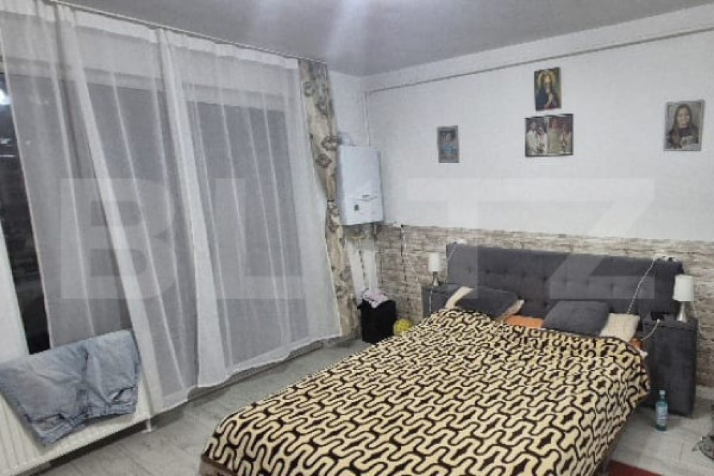 Apartament cu 3 camere, zona Porii